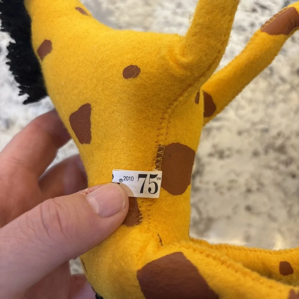 Annalee Doll Decorating Giraffe 2010 Exclusive Design Christmas Santa Hat animal